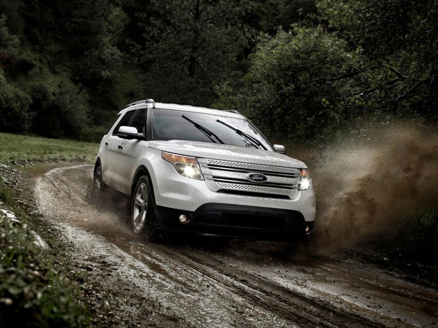  Ford Explorer 2010 года  (фото 24 из 30)